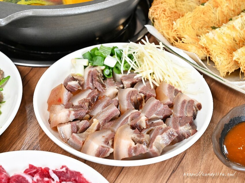 彰化縣芳苑鄉阿華羊肉店|在地老饕推薦的溫體羊肉爐,採用自養羊隻,料多實在,蔬菜湯頭更是讚