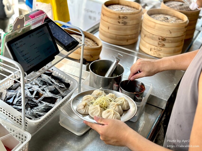 台中市北區籠湯籠吸手作湯包-台中手工小籠湯包推薦