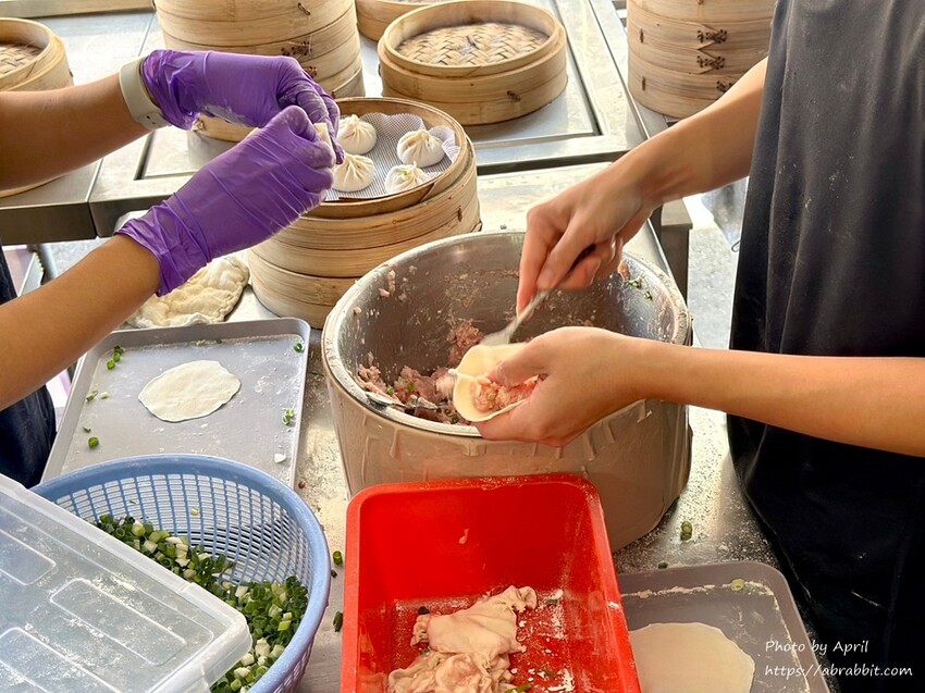 台中市北區籠湯籠吸手作湯包-台中手工小籠湯包推薦