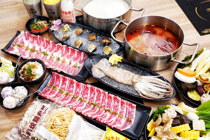 點套餐玩洞洞戳戳樂！1/3機率拿免單中獎率超高！30面9999金牌帶回家～