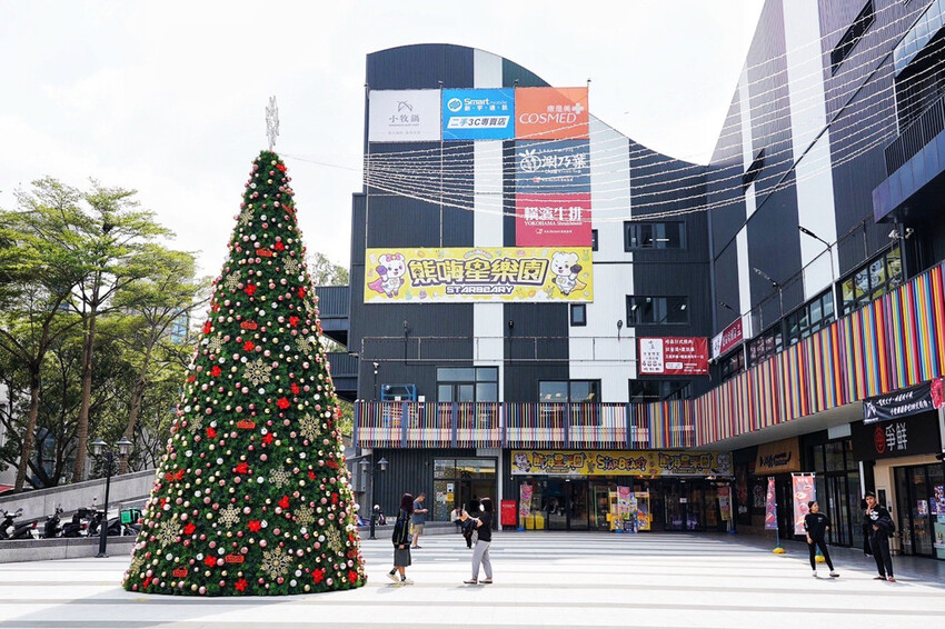 點套餐玩洞洞戳戳樂！1/3機率拿免單中獎率超高！30面9999金牌帶回家～