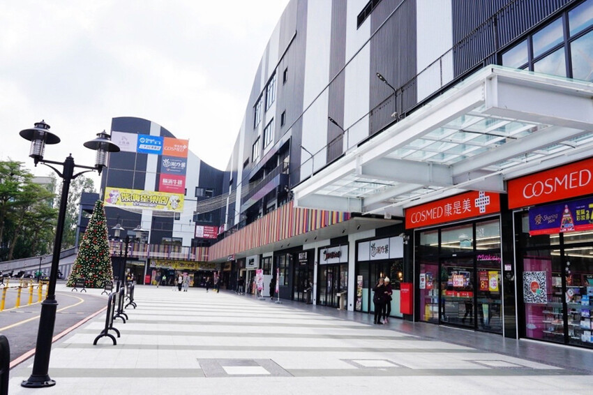 點套餐玩洞洞戳戳樂！1/3機率拿免單中獎率超高！30面9999金牌帶回家～