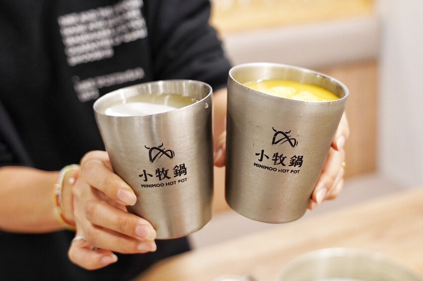 點套餐玩洞洞戳戳樂！1/3機率拿免單中獎率超高！30面9999金牌帶回家～