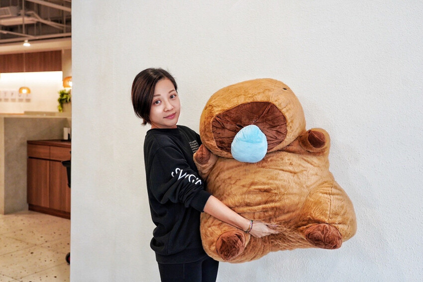 點套餐玩洞洞戳戳樂！1/3機率拿免單中獎率超高！30面9999金牌帶回家～