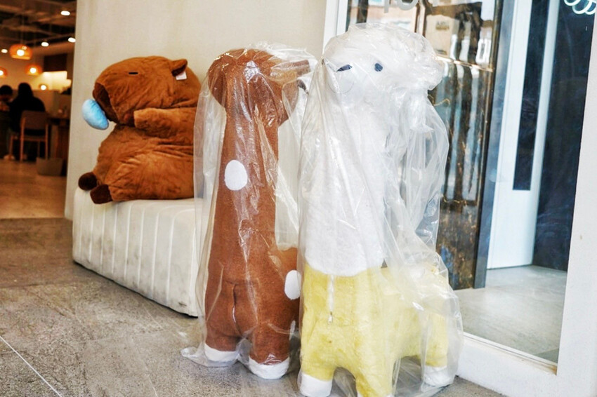 點套餐玩洞洞戳戳樂！1/3機率拿免單中獎率超高！30面9999金牌帶回家～