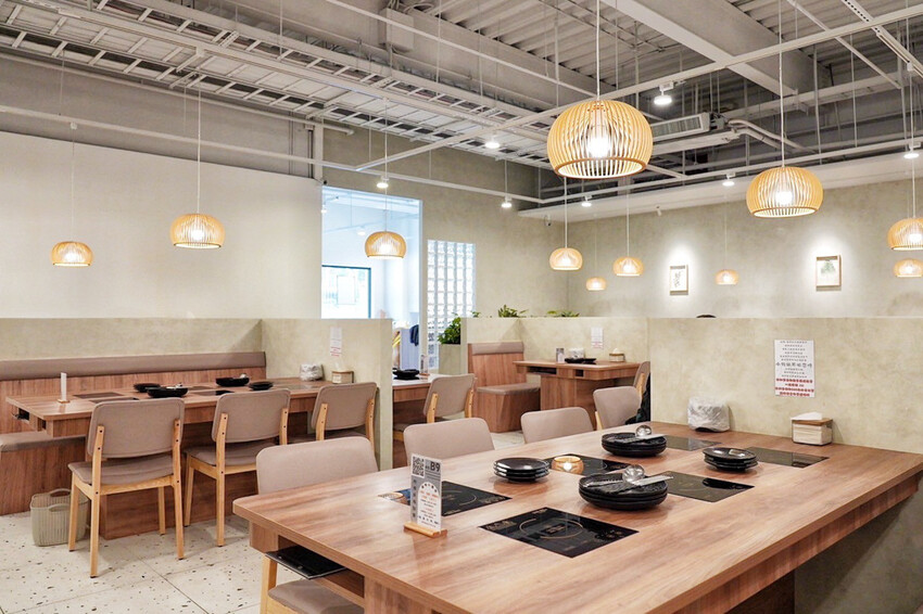 點套餐玩洞洞戳戳樂！1/3機率拿免單中獎率超高！30面9999金牌帶回家～