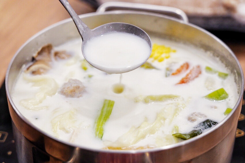 點套餐玩洞洞戳戳樂！1/3機率拿免單中獎率超高！30面9999金牌帶回家～