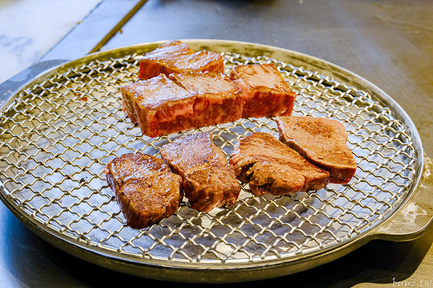 明水然．樂台中慶生餐廳首選，Google評論高達4.8慶生必探名店，頂級無菜單鐵板燒，$1600有活龍蝦、A5和牛、干貝CP值高！