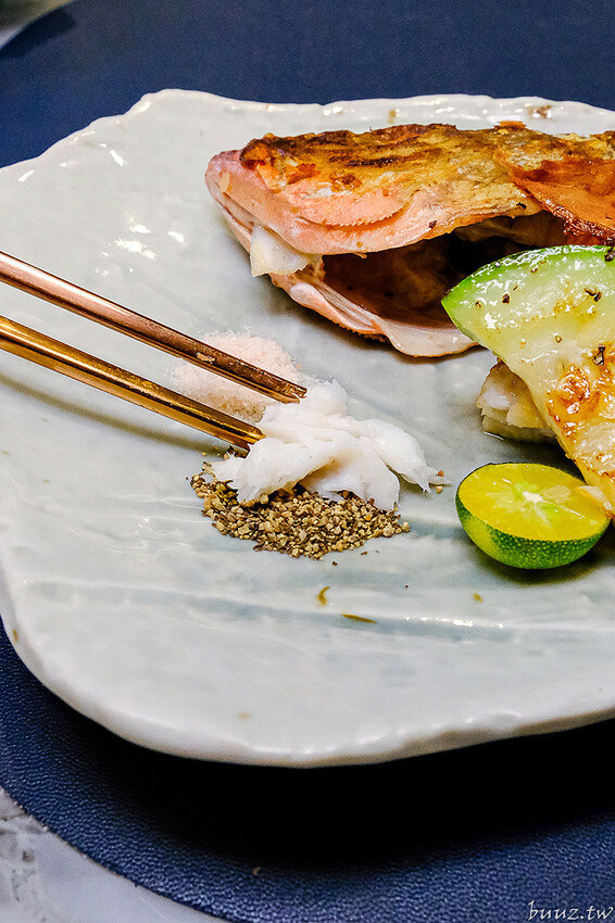 明水然．樂台中慶生餐廳首選，Google評論高達4.8慶生必探名店，頂級無菜單鐵板燒，$1600有活龍蝦、A5和牛、干貝CP值高！