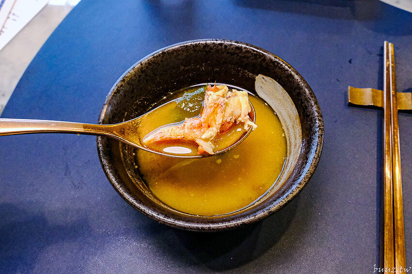 明水然．樂台中慶生餐廳首選，Google評論高達4.8慶生必探名店，頂級無菜單鐵板燒，$1600有活龍蝦、A5和牛、干貝CP值高！