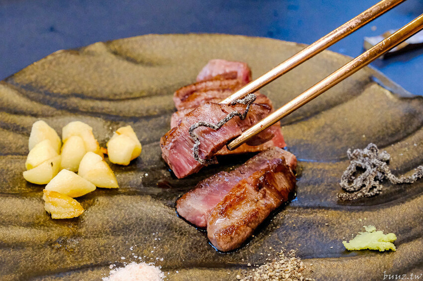 明水然．樂台中慶生餐廳首選，Google評論高達4.8慶生必探名店，頂級無菜單鐵板燒，$1600有活龍蝦、A5和牛、干貝CP值高！