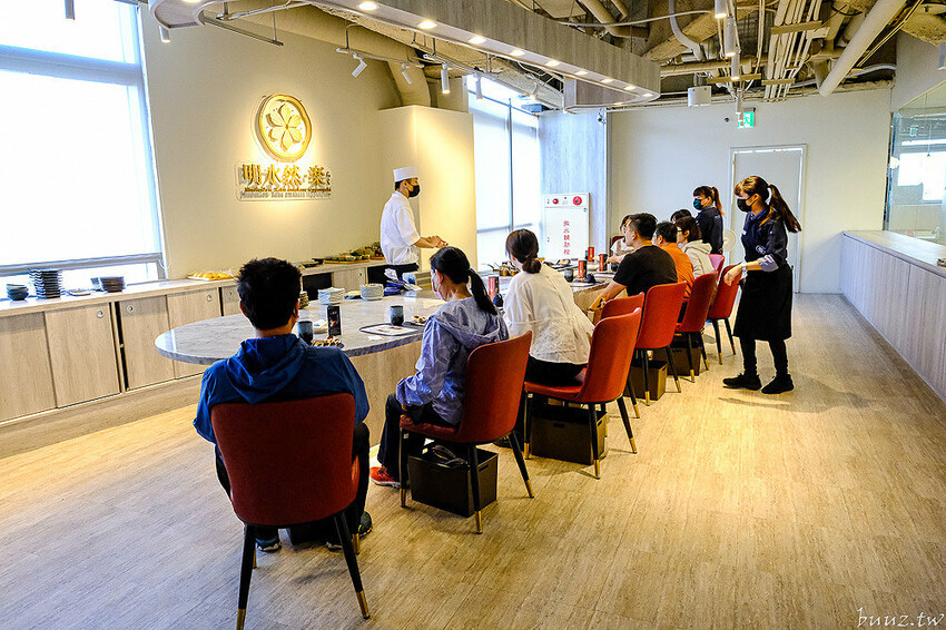 明水然．樂台中慶生餐廳首選，Google評論高達4.8慶生必探名店，頂級無菜單鐵板燒，$1600有活龍蝦、A5和牛、干貝CP值高！