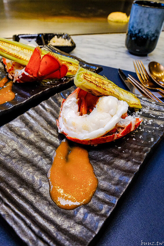 明水然．樂台中慶生餐廳首選，Google評論高達4.8慶生必探名店，頂級無菜單鐵板燒，$1600有活龍蝦、A5和牛、干貝CP值高！