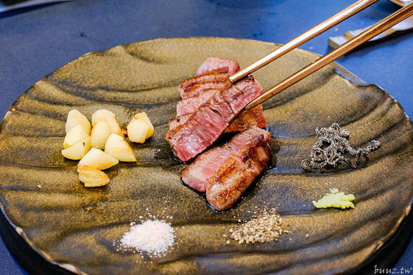 明水然．樂台中慶生餐廳首選，Google評論高達4.8慶生必探名店，頂級無菜單鐵板燒，$1600有活龍蝦、A5和牛、干貝CP值高！