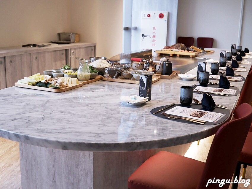 台中市東區明水然・樂 ｜台灣連續兩年最難訂位的無菜單鐵板燒冠軍名店 Google 評論4.8高分，幾乎零負評無菜單鐵板燒