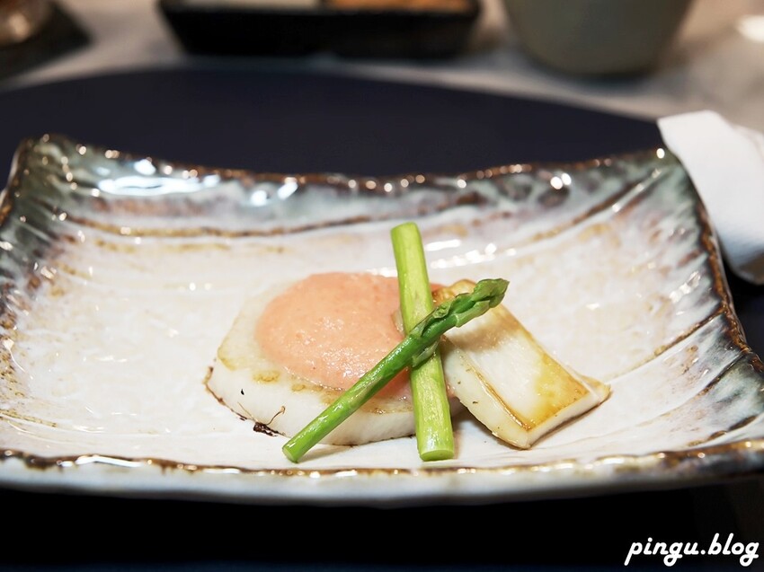 台中市東區明水然・樂 ｜台灣連續兩年最難訂位的無菜單鐵板燒冠軍名店 Google 評論4.8高分，幾乎零負評無菜單鐵板燒