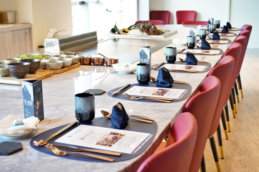 台中市東區台北一位難求無菜單鐵板燒名店，中台灣首店就在這，沒有預約吃不到！