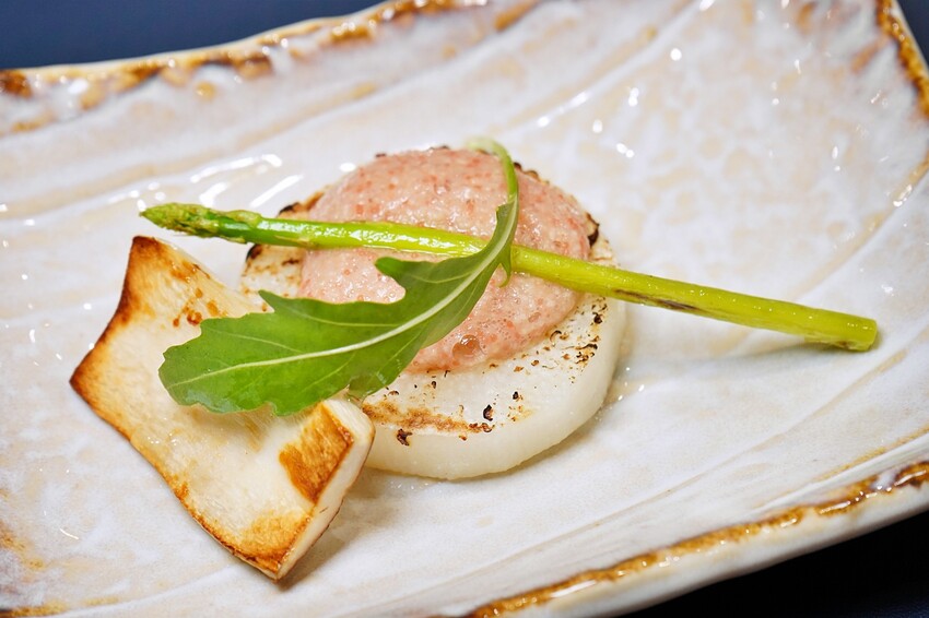 台中市東區台北一位難求無菜單鐵板燒名店，中台灣首店就在這，沒有預約吃不到！