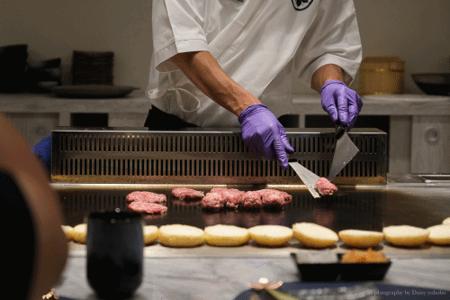 來台必吃高C/P值無菜單鐵板燒名店。Google 評論4.8高分，幾乎零負評無菜單鐵板燒就在台中米其林美食城。明水然・樂