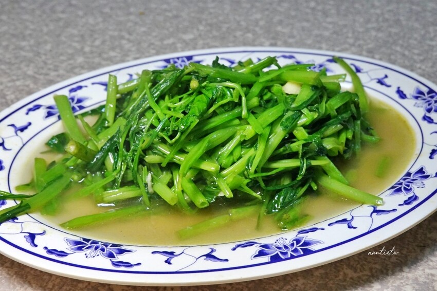 基隆市中正區【基隆】中正區|正老牌咖哩麵,傳承三代,必點酥炸紅燒肉,基隆在地咖哩炒麵排隊老店