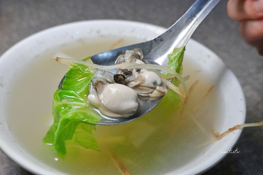 基隆市中正區【基隆】中正區|正老牌咖哩麵,傳承三代,必點酥炸紅燒肉,基隆在地咖哩炒麵排隊老店