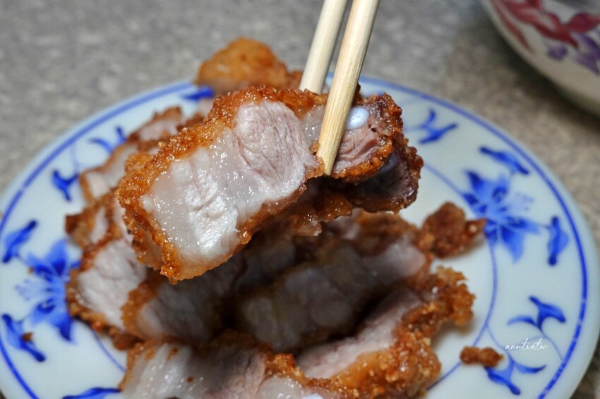 基隆市中正區【基隆】中正區|正老牌咖哩麵,傳承三代,必點酥炸紅燒肉,基隆在地咖哩炒麵排隊老店