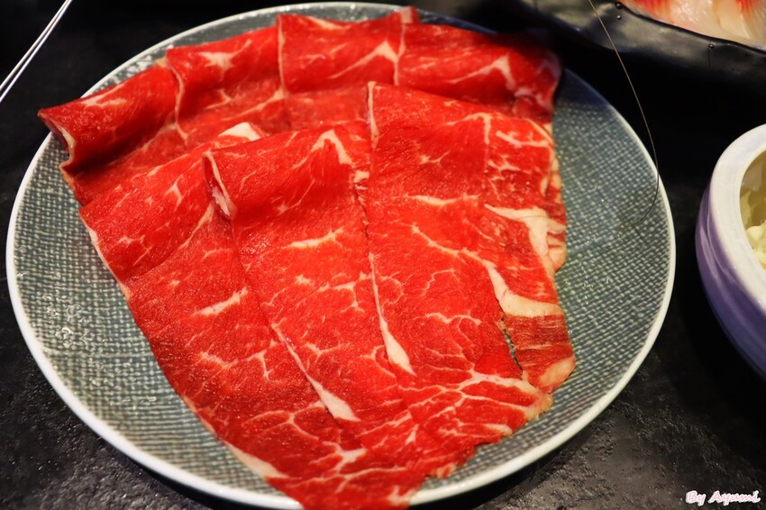 [台中鍋物推薦]一畝石鍋豐原店/豐富的蔬食、飲料冰品自助吧/