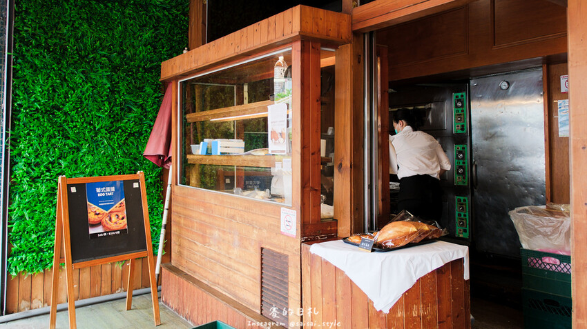 台中市西區永豐吐司 建國店|台中美食|每日限量出爐的葡式蛋塔、鮮奶製成的各種吐司,還有超好吃的蛋黃酥、奶油菠蘿