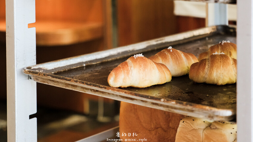 台中市西區永豐吐司 建國店|台中美食|每日限量出爐的葡式蛋塔、鮮奶製成的各種吐司,還有超好吃的蛋黃酥、奶油菠蘿