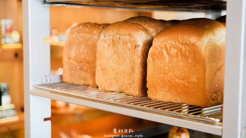 台中市西區永豐吐司 建國店|台中美食|每日限量出爐的葡式蛋塔、鮮奶製成的各種吐司,還有超好吃的蛋黃酥、奶油菠蘿
