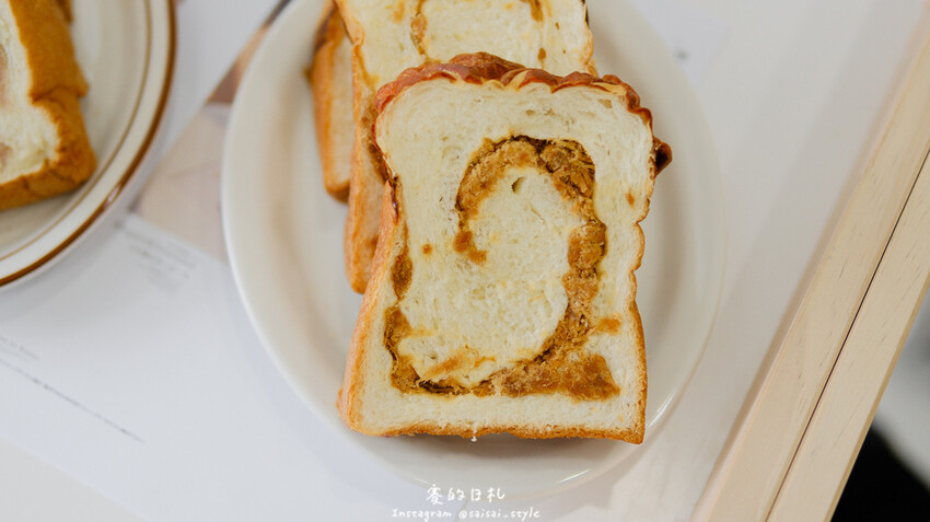 台中市西區永豐吐司 建國店|台中美食|每日限量出爐的葡式蛋塔、鮮奶製成的各種吐司,還有超好吃的蛋黃酥、奶油菠蘿