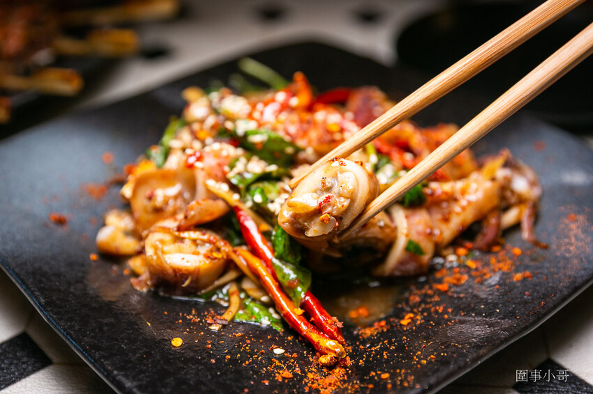 宜蘭蘇澳美食推薦-阿美mama手作廚房,採預約制的超可愛一人小店~濃郁漁港風味餐點美味異常啊啊啊~小米酒特調豪邁又細致呢! @圍事小哥的幸福相框