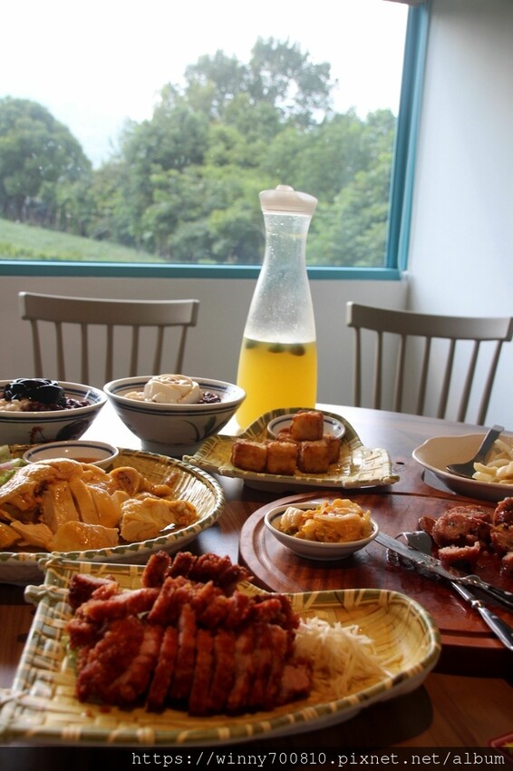 新北市新店區新北/新店 進駐於「文山農場」内,唯一一家餐廳【六堆文山新客家料理】老饕推薦的客家菜與小吃,甜湯銅板價