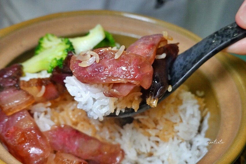 台北市內湖區【台北】何仙姑港式煲仔飯，酥脆鍋巴、軟嫩腸粉，內湖港式煲仔飯