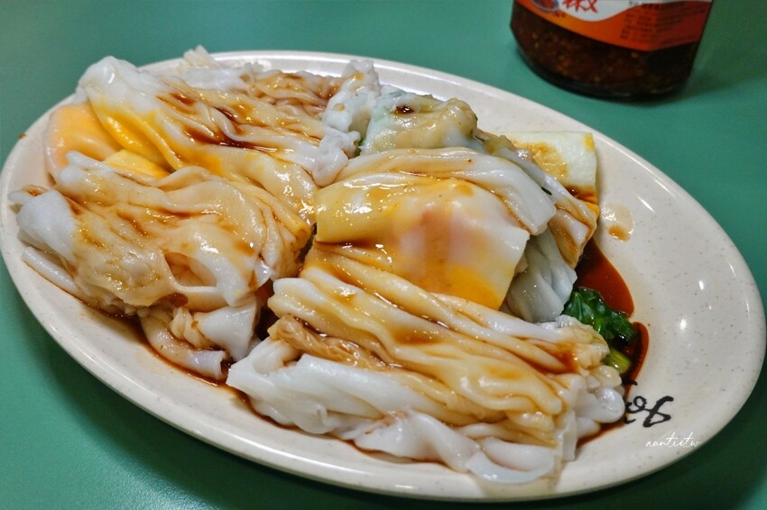 台北市內湖區【台北】何仙姑港式煲仔飯，酥脆鍋巴、軟嫩腸粉，內湖港式煲仔飯