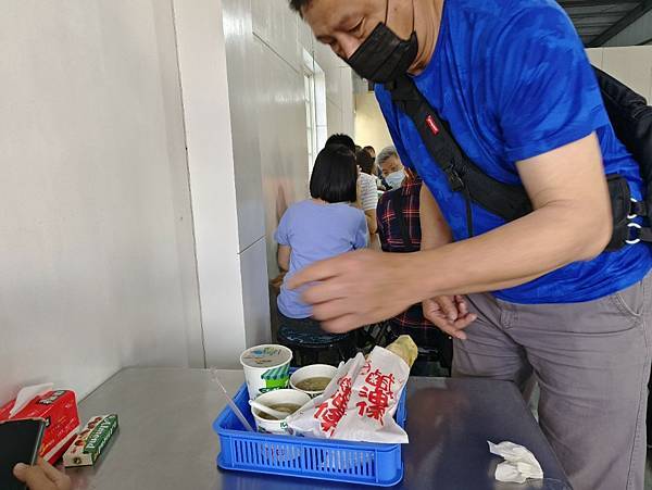 南投埔里清寶鹹油條!在地人激推古早味獨特酥炸口感、多樣配料,排隊也甘願~