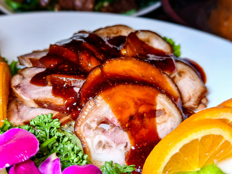 台北大安區隱藏版美味！芙蓉園中餐廳北平烤鴨、酸菜白肉鍋，聚餐首選激推。