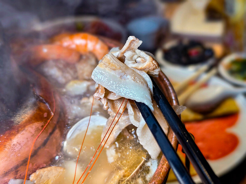 台北大安區隱藏版美味！芙蓉園中餐廳北平烤鴨、酸菜白肉鍋，聚餐首選激推。