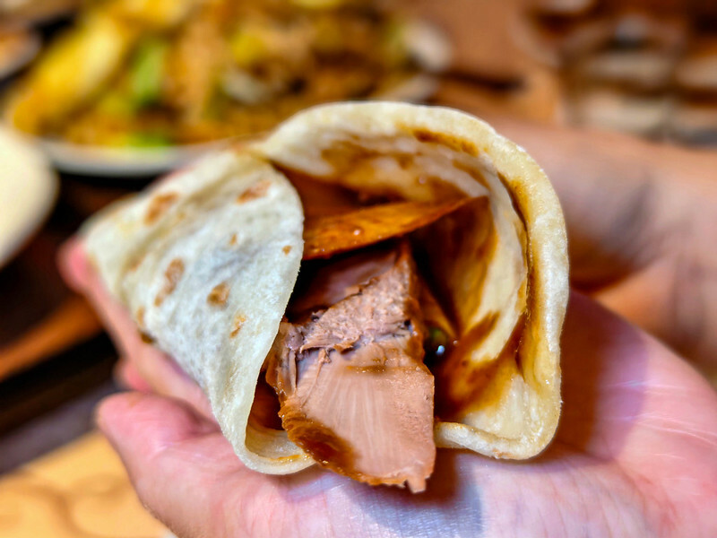 台北大安區隱藏版美味！芙蓉園中餐廳北平烤鴨、酸菜白肉鍋，聚餐首選激推。