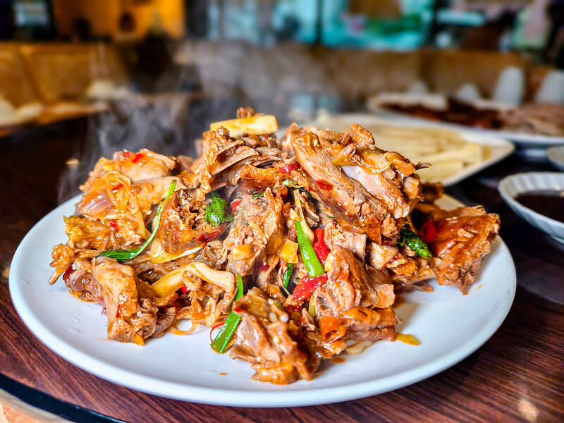 台北大安區隱藏版美味！芙蓉園中餐廳北平烤鴨、酸菜白肉鍋，聚餐首選激推。