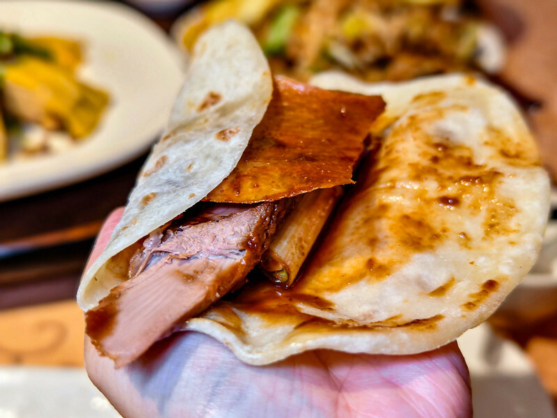 台北大安區隱藏版美味！芙蓉園中餐廳北平烤鴨、酸菜白肉鍋，聚餐首選激推。