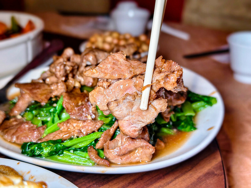 台北大安區隱藏版美味！芙蓉園中餐廳北平烤鴨、酸菜白肉鍋，聚餐首選激推。