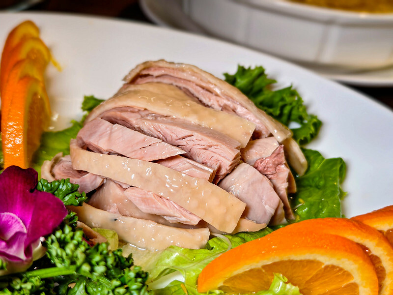 台北大安區隱藏版美味！芙蓉園中餐廳北平烤鴨、酸菜白肉鍋，聚餐首選激推。