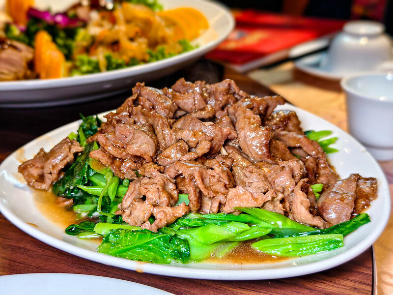 台北大安區隱藏版美味！芙蓉園中餐廳北平烤鴨、酸菜白肉鍋，聚餐首選激推。