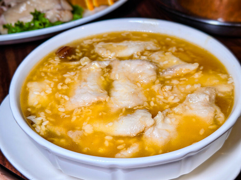 台北大安區隱藏版美味！芙蓉園中餐廳北平烤鴨、酸菜白肉鍋，聚餐首選激推。