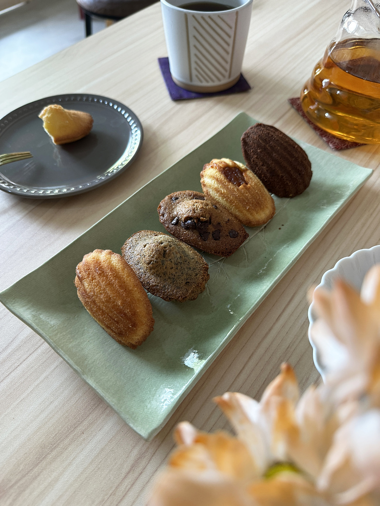 屏東伴手禮推薦｜沐上甜點：16種口味瑪德蓮蛋糕｜屏東中秋禮盒