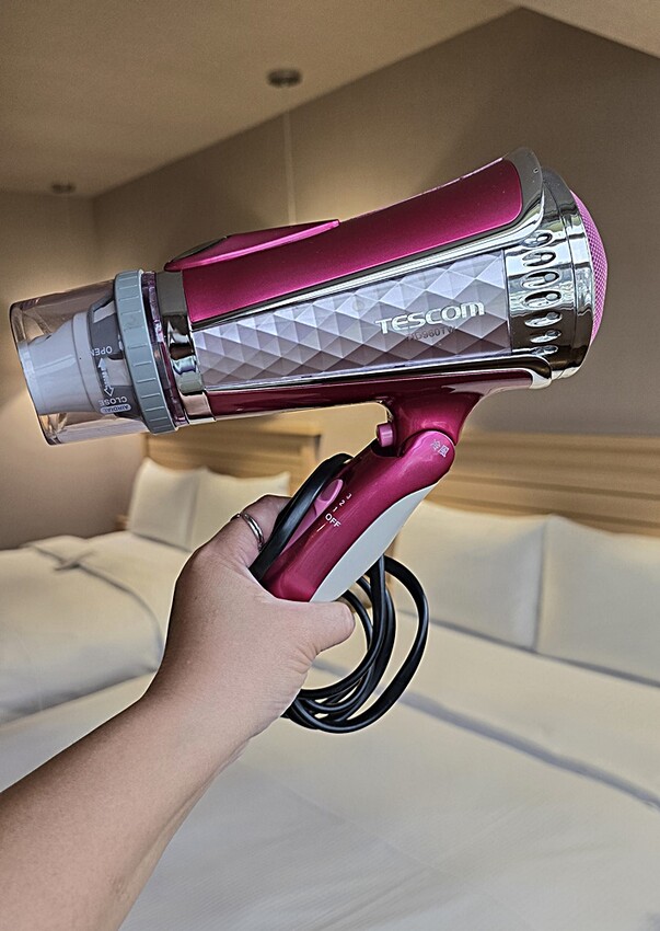 高雄住宿推薦｜康橋商旅六合夜市七賢館，緊鄰捷運美麗島站、六合夜市，入住享免費下午茶、宵夜、早餐自助百匯！！