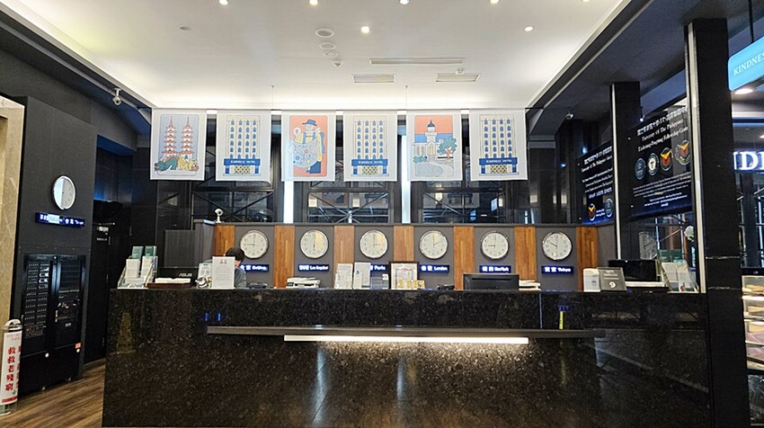 高雄住宿推薦｜康橋商旅六合夜市七賢館，緊鄰捷運美麗島站、六合夜市，入住享免費下午茶、宵夜、早餐自助百匯！！