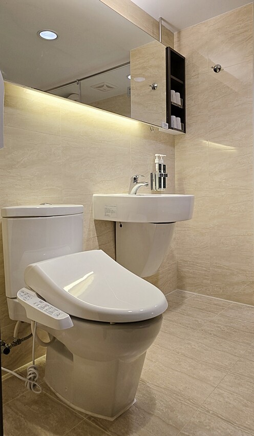 高雄住宿推薦｜康橋商旅六合夜市七賢館，緊鄰捷運美麗島站、六合夜市，入住享免費下午茶、宵夜、早餐自助百匯！！