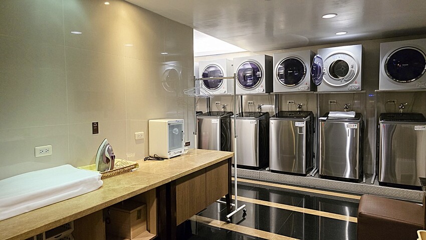 高雄住宿推薦｜康橋商旅六合夜市七賢館，緊鄰捷運美麗島站、六合夜市，入住享免費下午茶、宵夜、早餐自助百匯！！